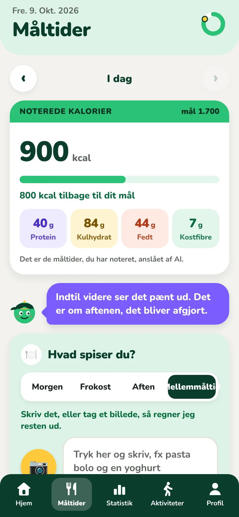 Kiloachs måltidsskærm med noterede kalorier og dagens næringsstoffer
